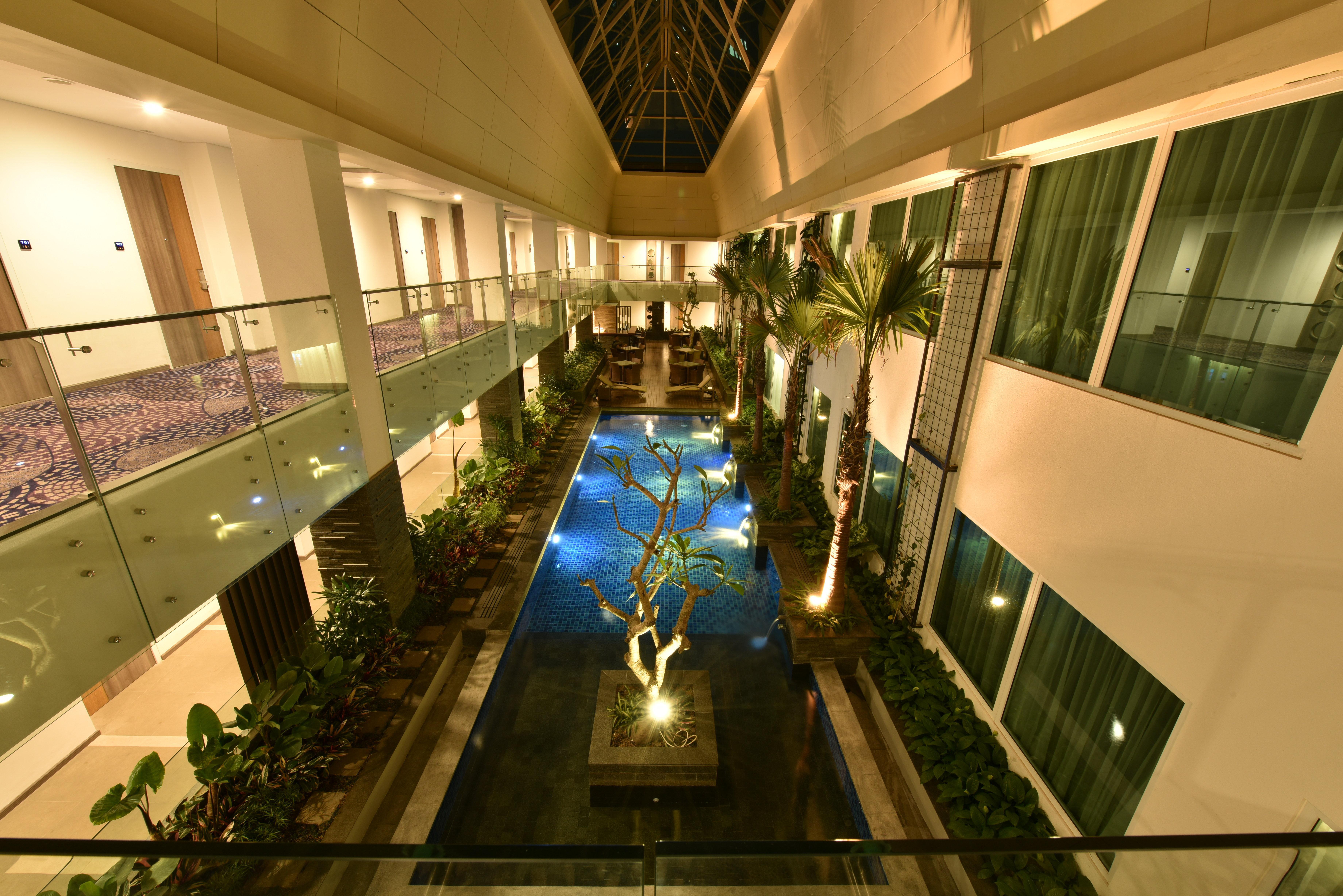 Holiday Inn Bandung Pasteur By Ihg Extérieur photo