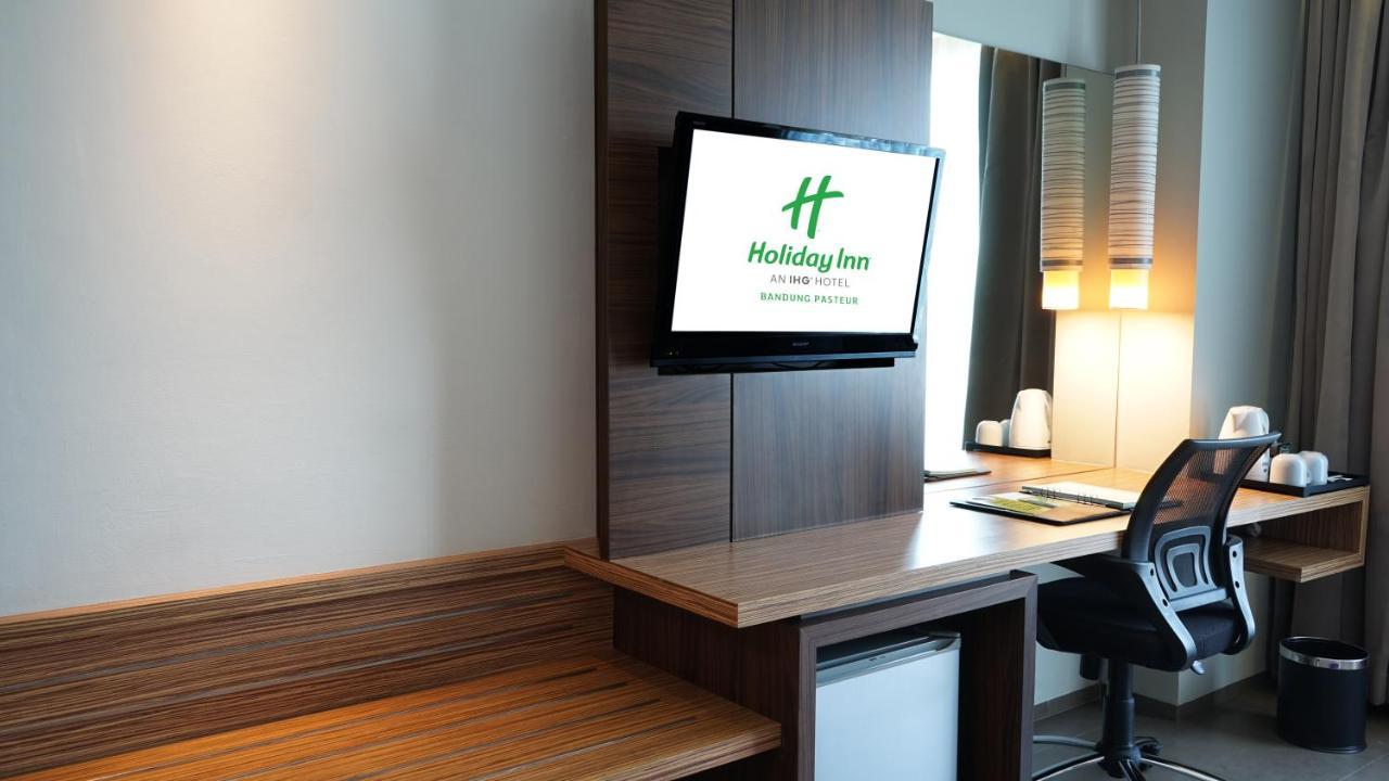 Holiday Inn Bandung Pasteur By Ihg Extérieur photo