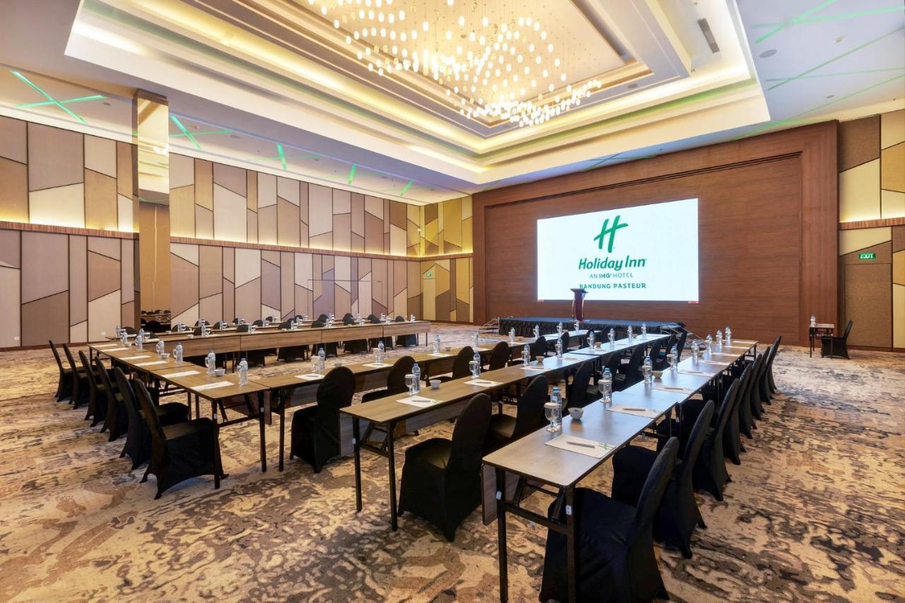 Holiday Inn Bandung Pasteur By Ihg Extérieur photo