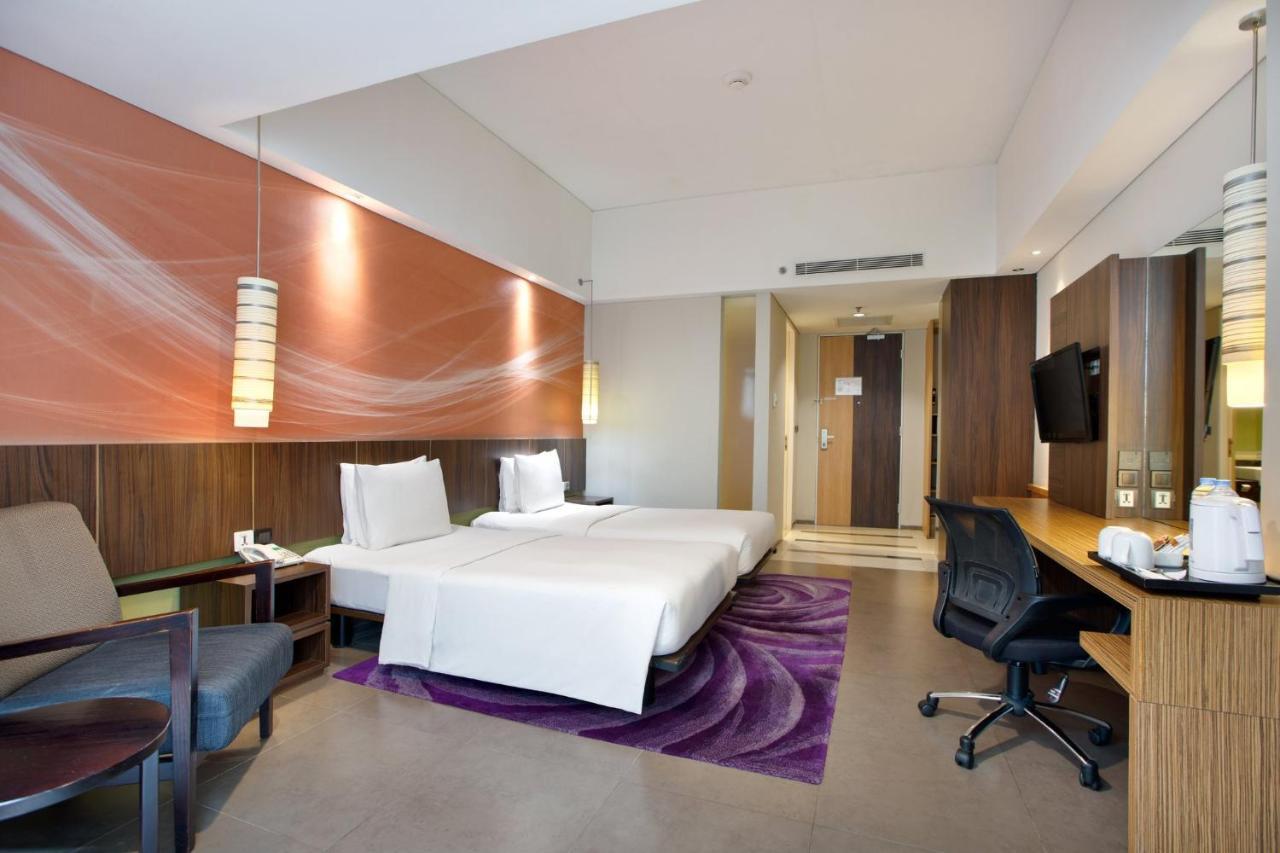 Holiday Inn Bandung Pasteur By Ihg Extérieur photo